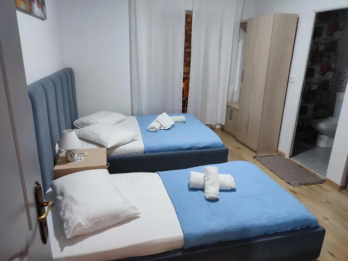 Lazaris Kwstas Rooms Himare 0*,  Albania