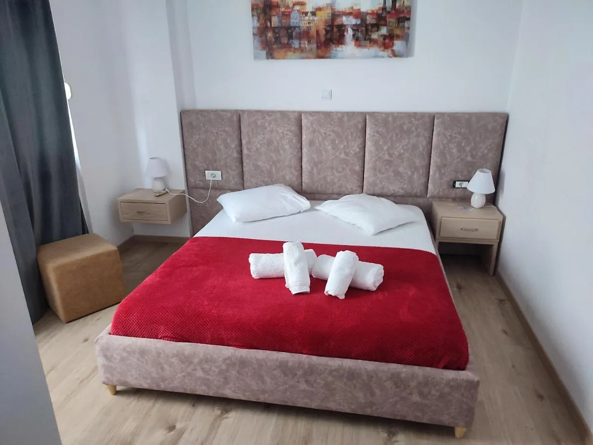 Lazaris Kwstas Rooms Himare 0*,  Albânia