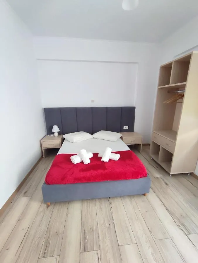 Lazaris Kwstas Rooms Himare 0*,  Albânia