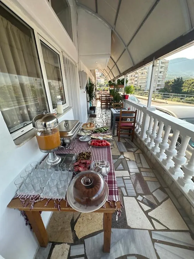 Lazaris Kwstas Rooms Himarë Apartment